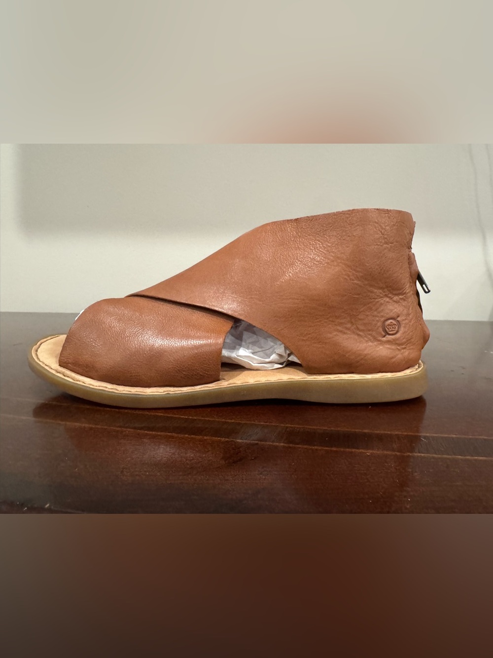 Born Iwa Leather Crossover Flat Sandals – Cuoio Brown – Size 10